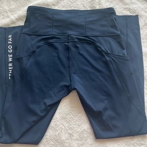 Peloton Lululemon Leggings Size 6 “Together We Go Far”